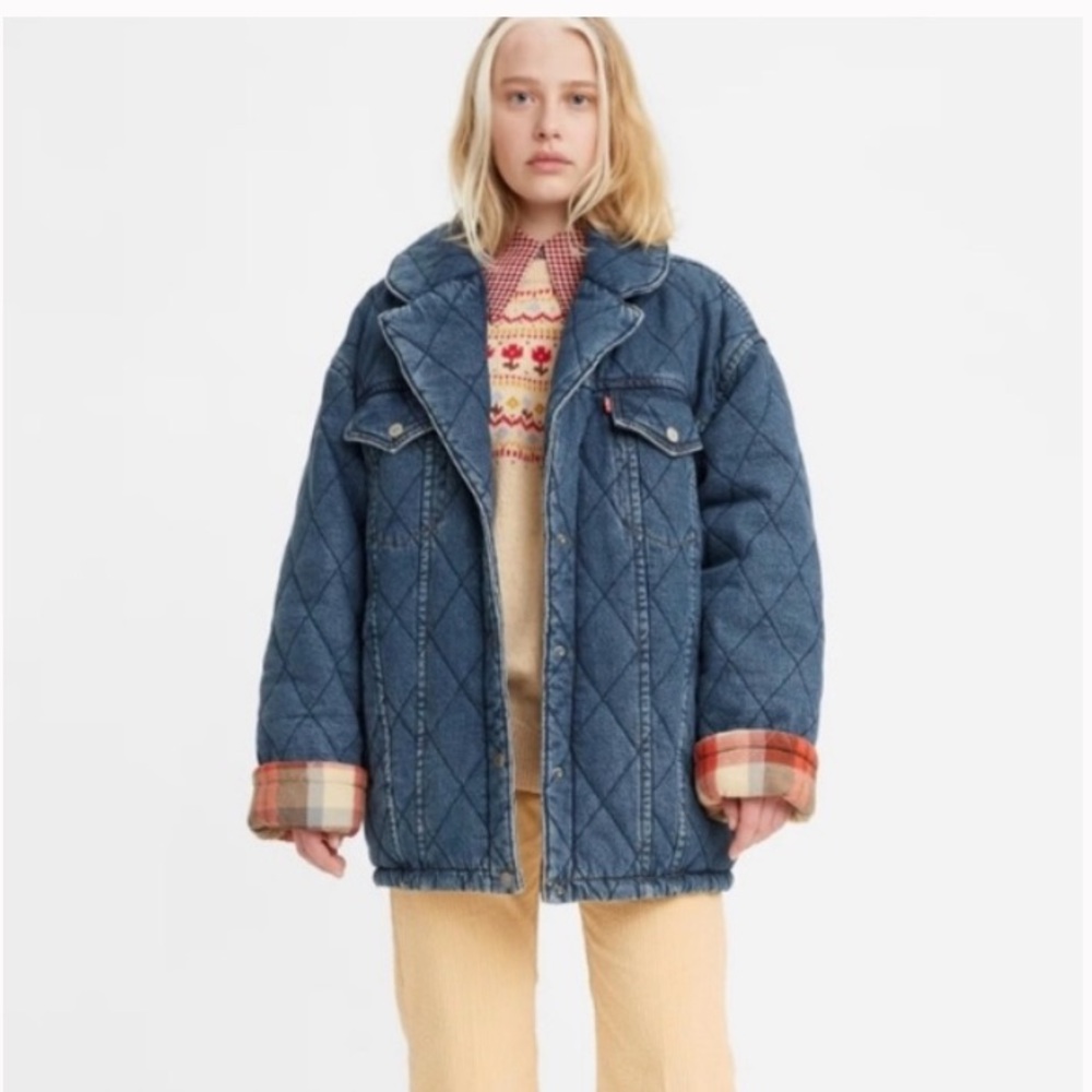Levis oversized quilted reversible denim jacket. Small. Worn once, like new